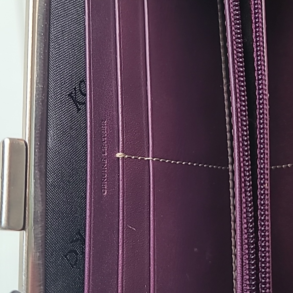 Kenneth Cole - leather kisslock clutch - Picture 7 of 8